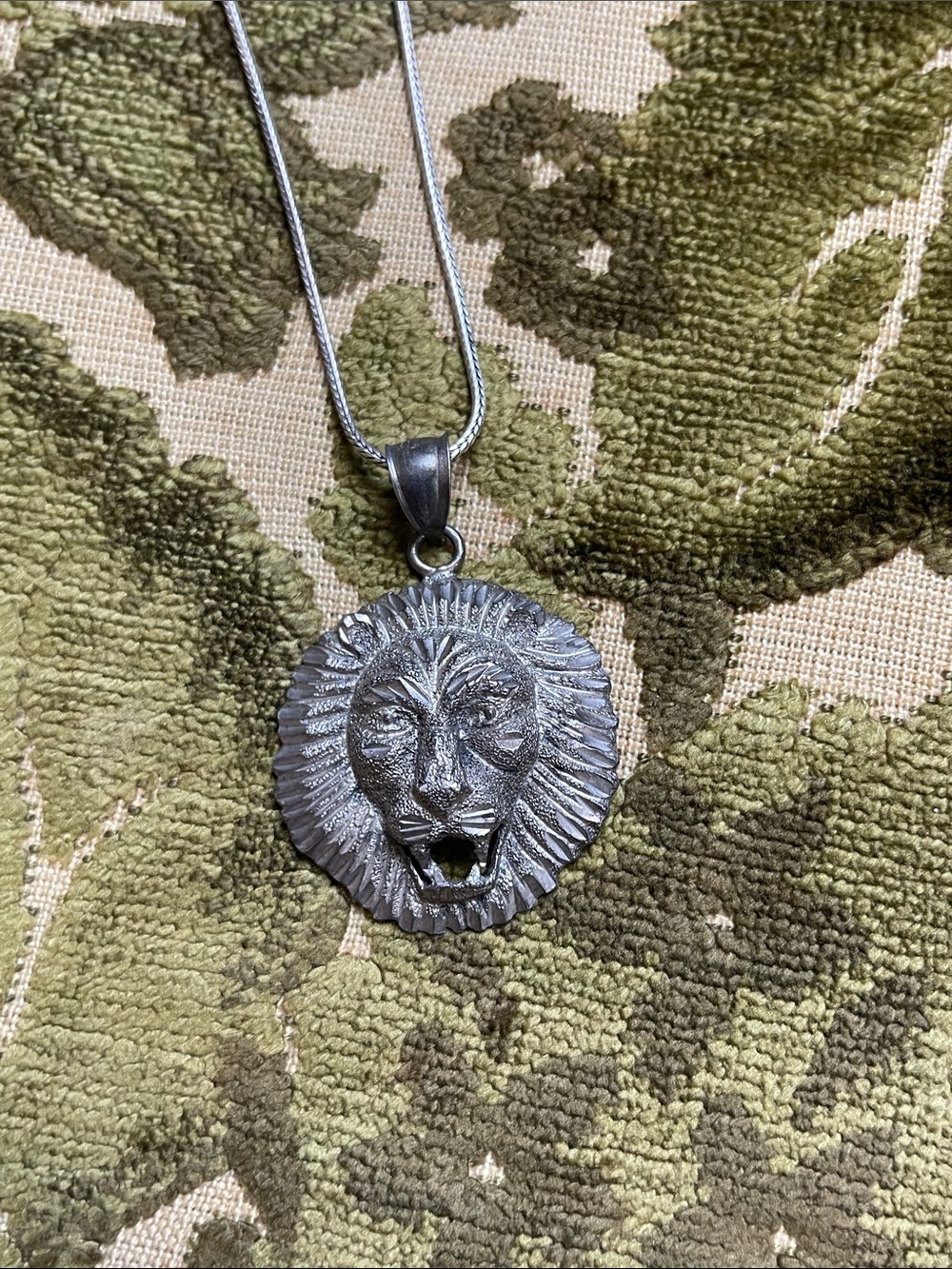 Vintage Sterling Silver Lion Head Necklace🦁